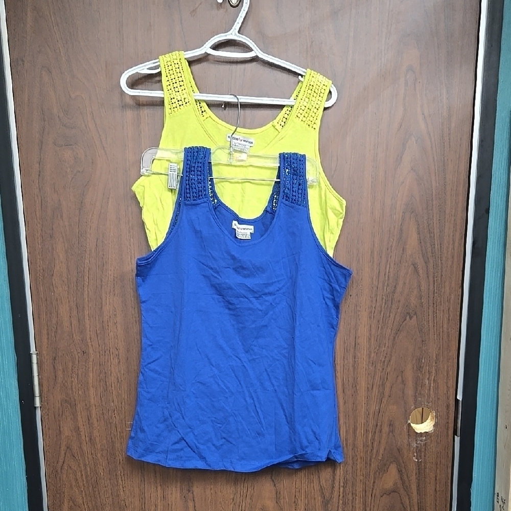 Atlas For Women Size 8-10 Blue and Yellow Tank Tops